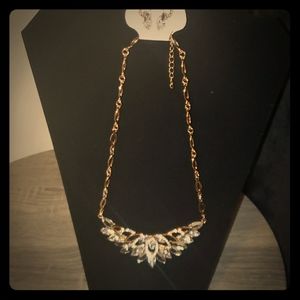 NWT Gold Rhinestone Necklace/Earrings Srt